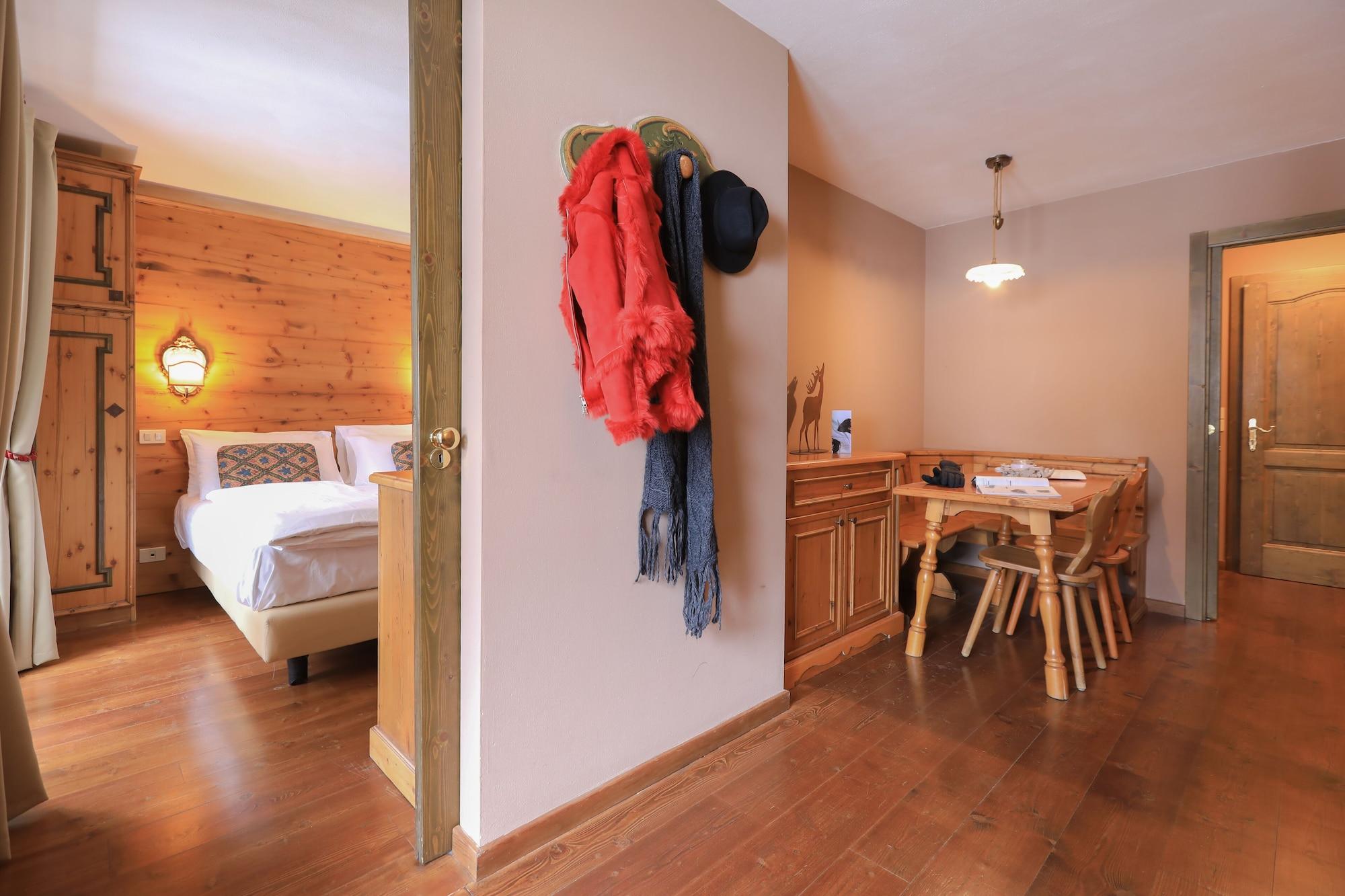 Hotel Perla Madonna Buitenkant foto