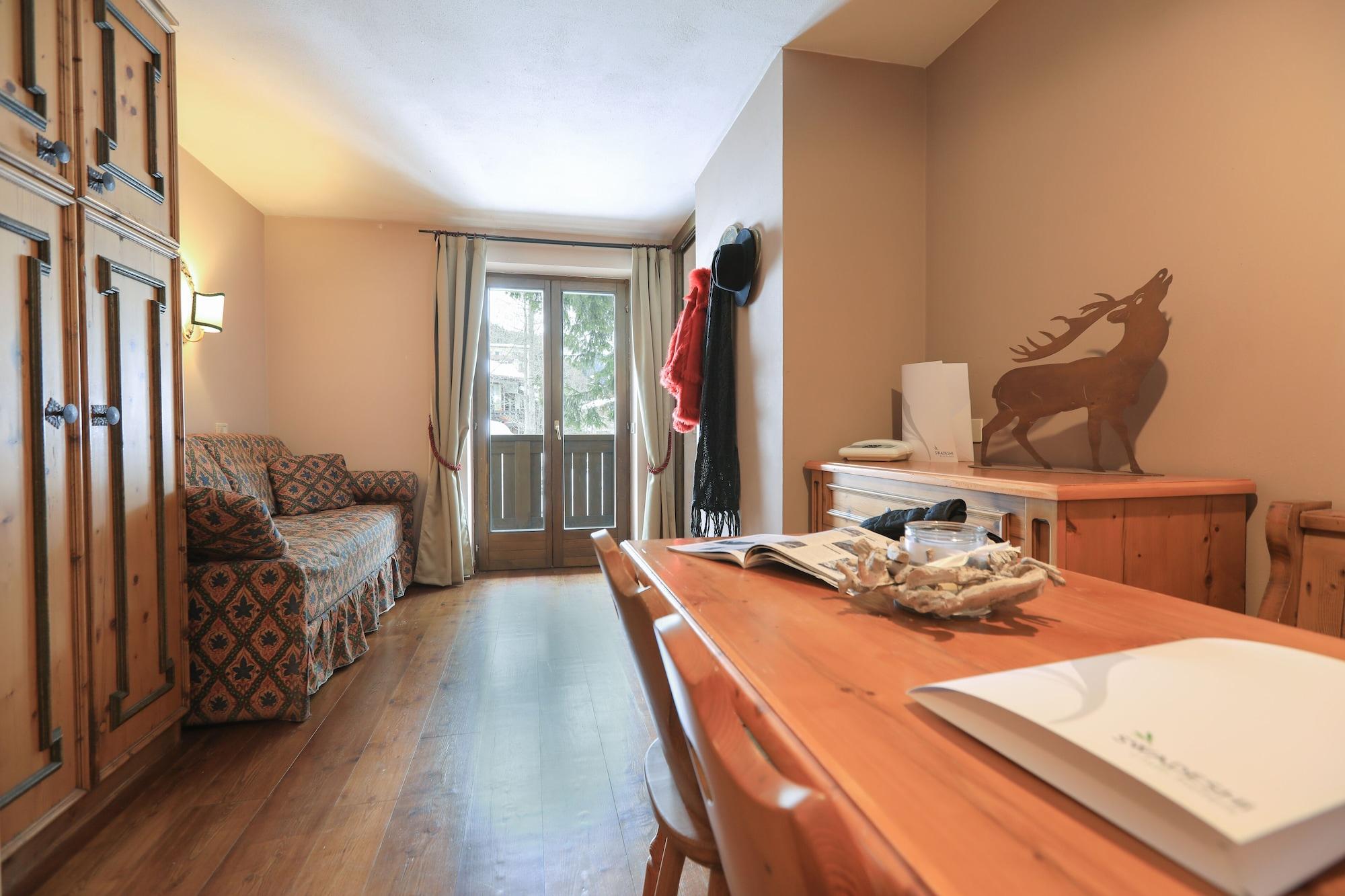 Hotel Perla Madonna Buitenkant foto