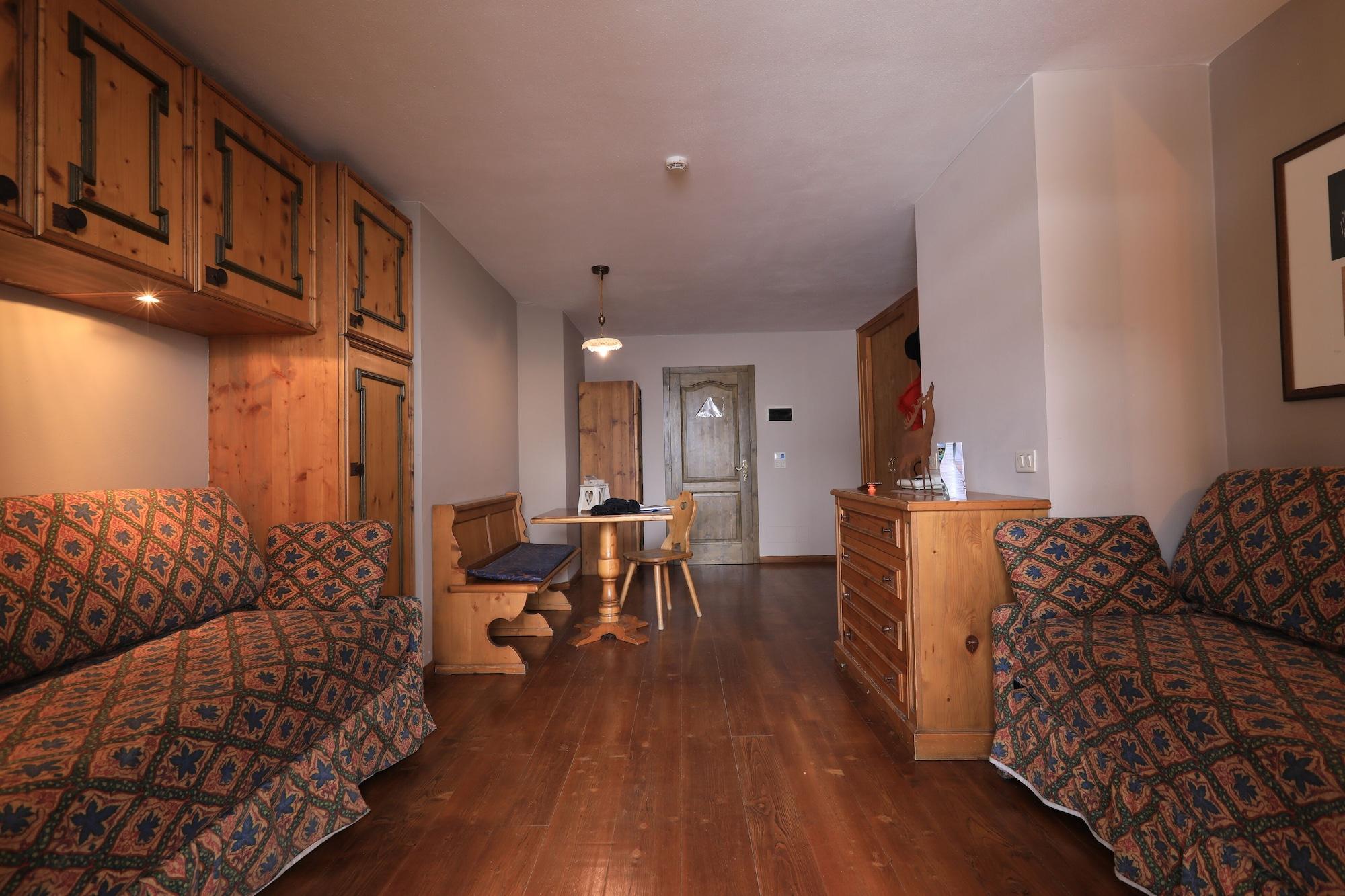 Hotel Perla Madonna Buitenkant foto