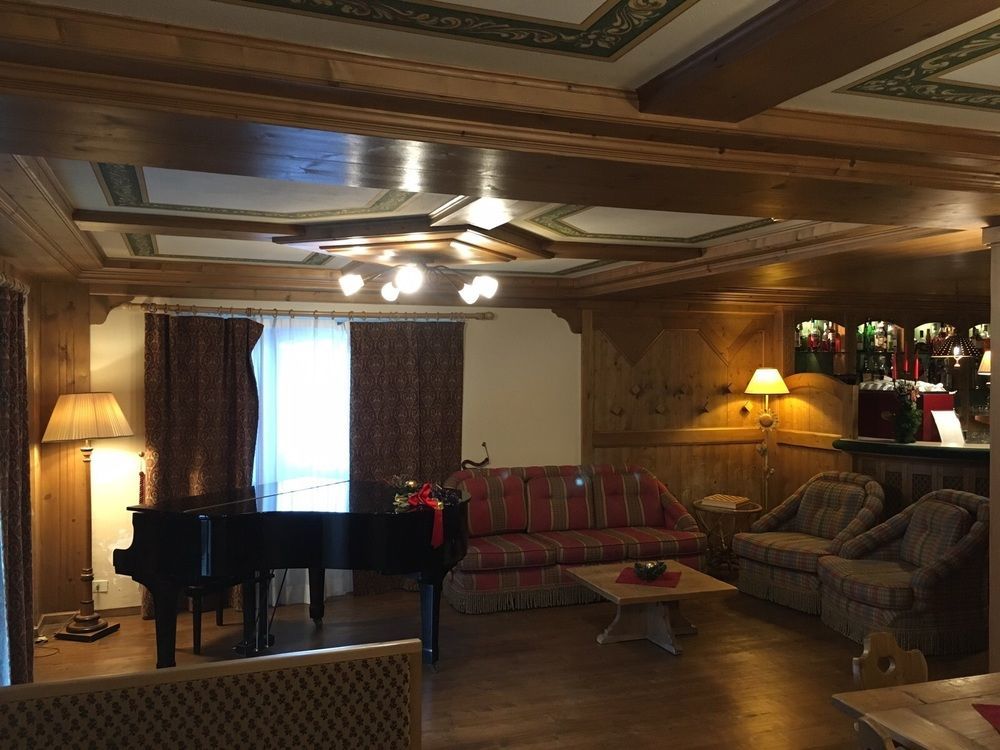 Hotel Perla Madonna Buitenkant foto