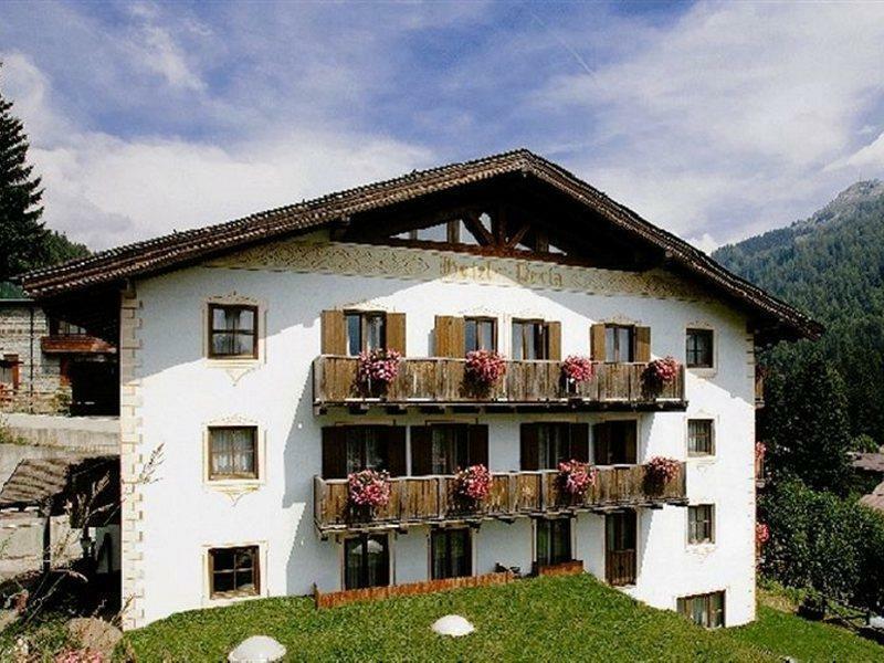 Hotel Perla Madonna Buitenkant foto